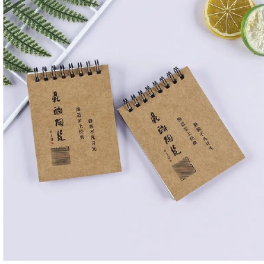 Usos creativos para los cuadernos de papel de Kraft: desde el diario hasta el dibujo